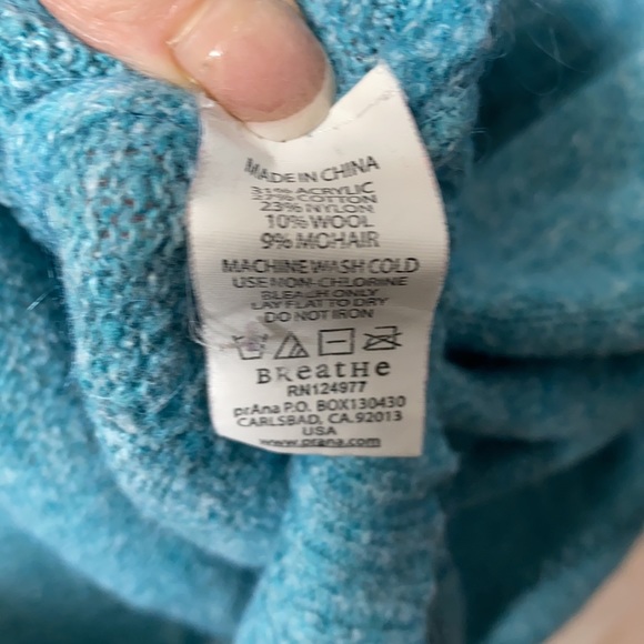 PrAna cable light weight sweater in a beautiful turquoise. Excellent condition - Picture 7 of 10